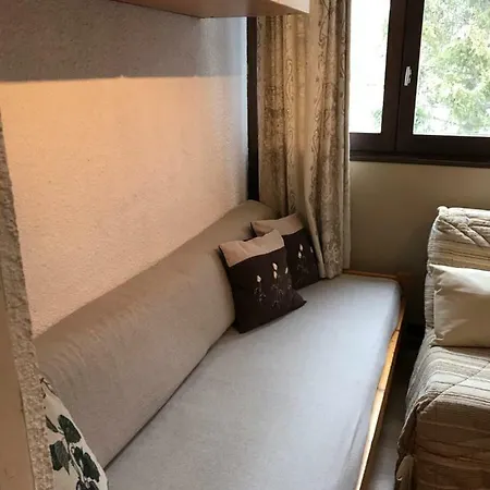 Le Roche Mantel Apartment